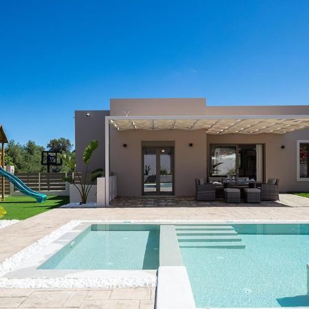 Koin Villa Sunset, With Heated Pool & Whirlpool, By Thinkvilla Perama  외부 사진
