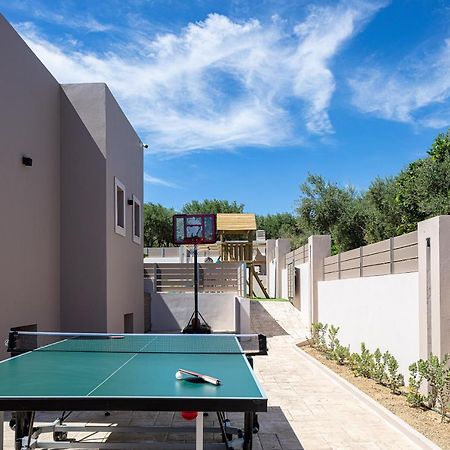 Koin Villa Sunset, With Heated Pool & Whirlpool, By Thinkvilla Perama  외부 사진