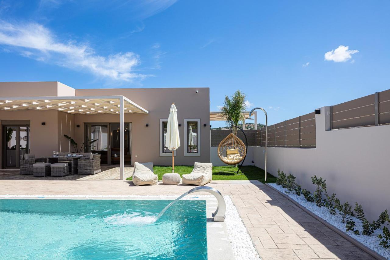 Koin Villa Sunset, With Heated Pool & Whirlpool, By Thinkvilla Perama  외부 사진