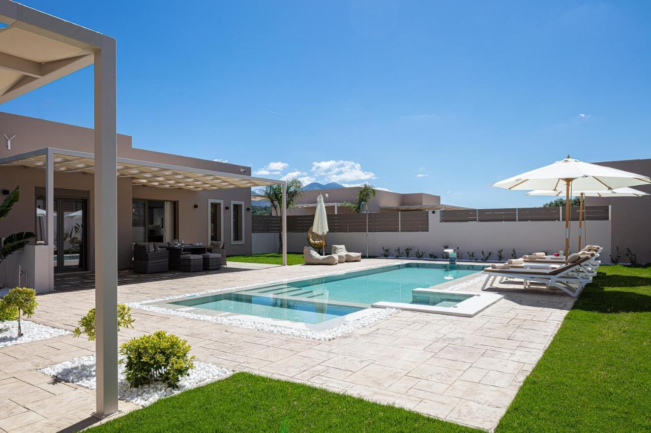 Koin Villa Sunset, With Heated Pool & Whirlpool, By Thinkvilla Perama  외부 사진