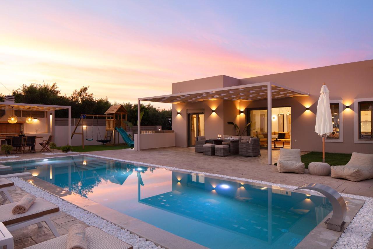 Koin Villa Sunset, With Heated Pool & Whirlpool, By Thinkvilla Perama  외부 사진